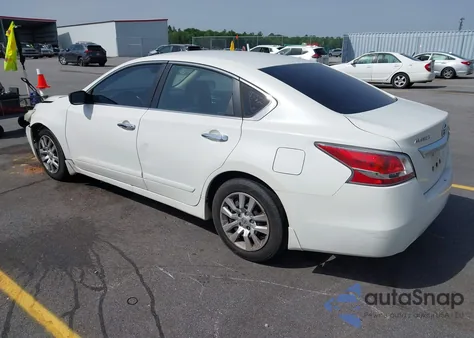 2015 Nissan Altima 2.5 S из США, поврежденный, VIN 1N4AL3AP9FC574943